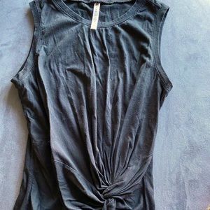 Women’s sleeveless workout tank